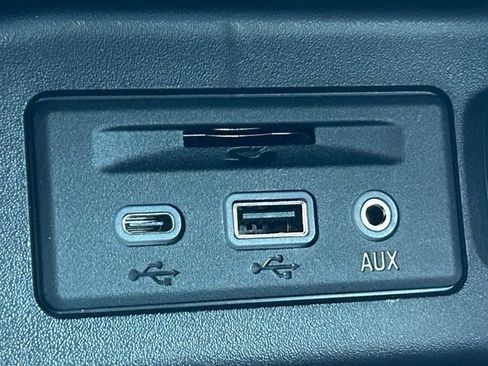 Used 2024 Chevrolet Equinox RS w/ RS Leather Package image 17