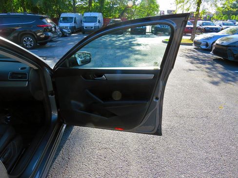 Used 2014 Volkswagen Passat 1.8T SE image 21