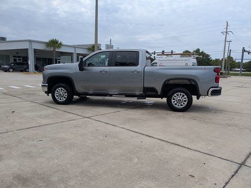 Used 2025 Chevrolet Silverado 2500 LT w/ Convenience Package AWD/4WD image 6