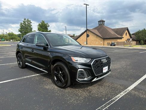 Used 2021 Audi Q5 e Premium Plus w/ Premium Plus Package AWD/4WD image 3
