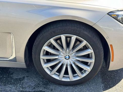 Used 2021 BMW 740i xDrive w/ Luxury Rear Seating Package AWD/4WD image 7
