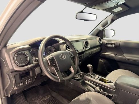 Used 2017 Toyota Tacoma TRD Sport w/ Tow Package image 8