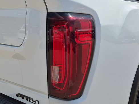 Used 2021 GMC Sierra 2500 AT4 w/ Gooseneck/5TH Wheel Package AWD/4WD image 11