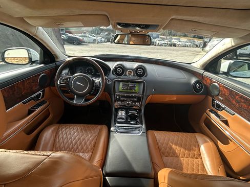 Used 2017 Jaguar XJ L Portfolio image 21