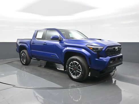 Used 2024 Toyota Tacoma TRD Sport image 1