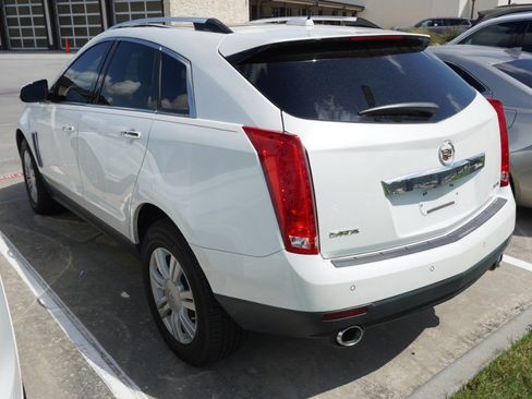 Used 2016 Cadillac SRX Luxury w/ Driver Awareness Package FWD image 7