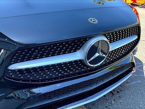Used 2022 Mercedes-Benz CLA 250 4MATIC image 30