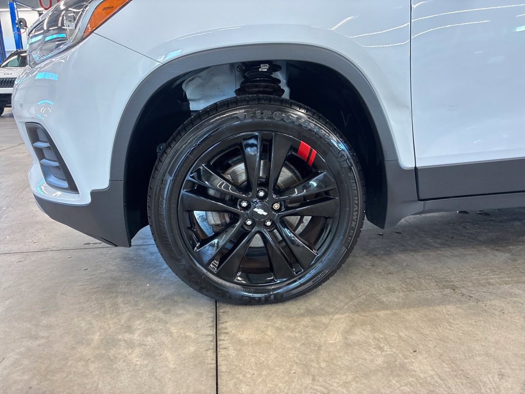 Used 2018 Chevrolet Trax LT w/ Redline Edition AWD/4WD image 26