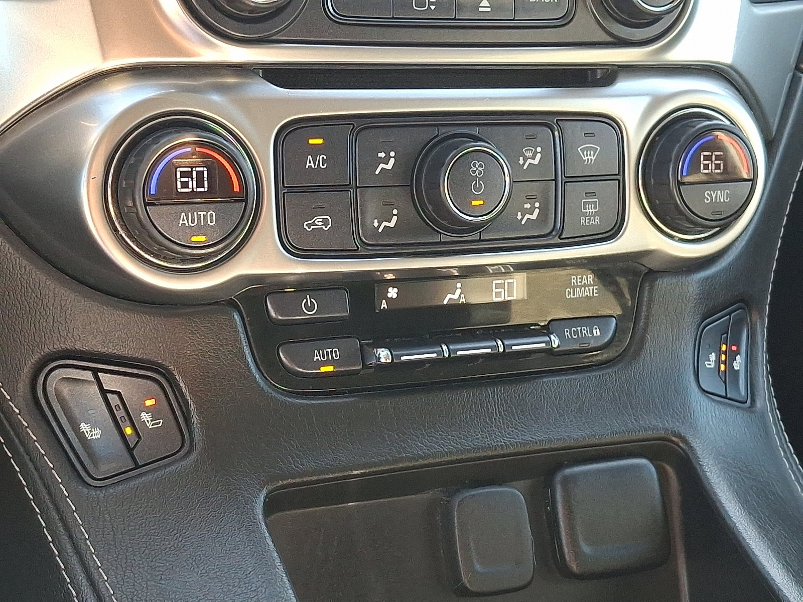 Used 2020 Chevrolet Tahoe LT AWD/4WD image 17
