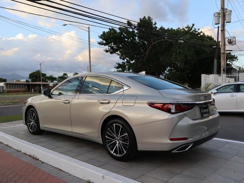 Used 2025 Lexus ES 350 w/ Premium Package image 7