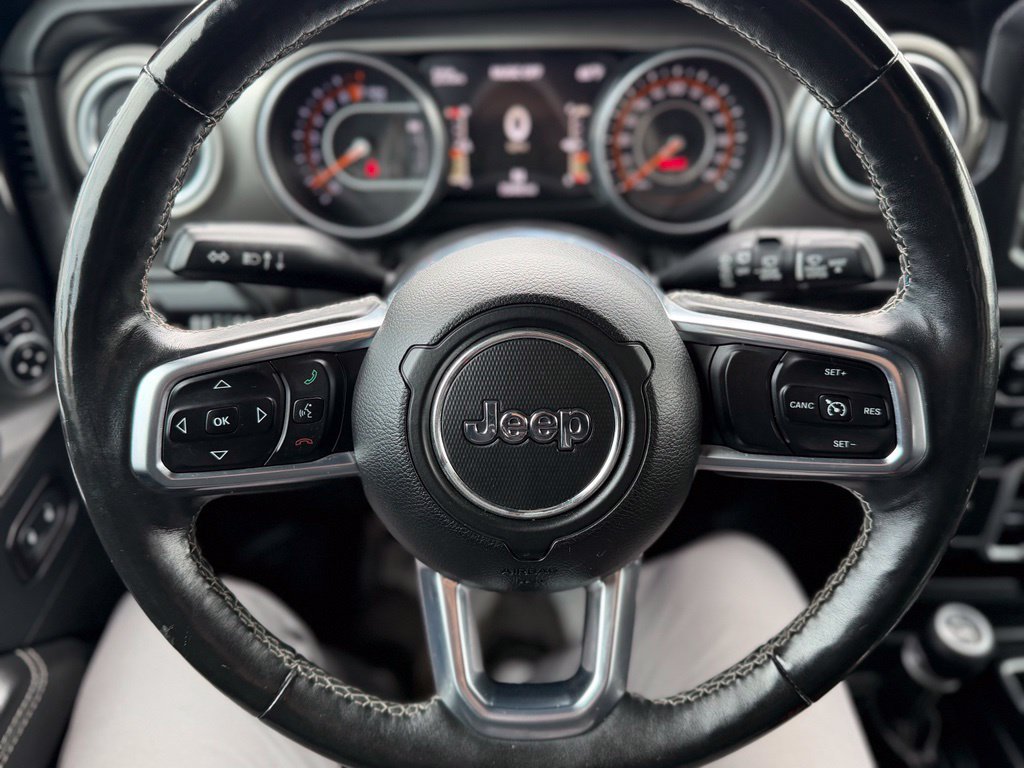 Used 2018 Jeep Wrangler Unlimited Sahara AWD/4WD image 15