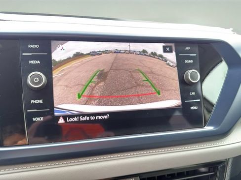 Used 2024 Volkswagen Taos SE FWD image 27