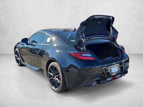 New 2025 Toyota GR86 Premium image 3