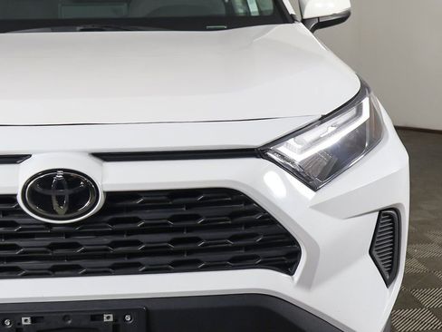 Used 2025 Toyota RAV4 XLE image 12