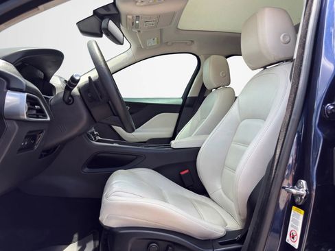 Used 2018 Jaguar F-PACE Prestige AWD/4WD image 11