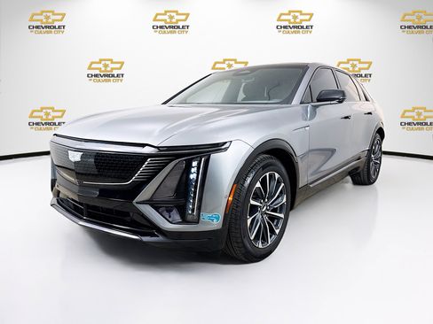 Used 2024 Cadillac Lyriq Sport image 3
