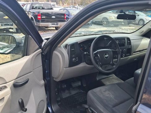 Used 2010 Chevrolet Silverado 1500 W/T w/ LS Package RWD image 2