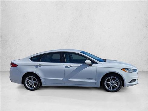 Used 2018 Ford Fusion S image 4
