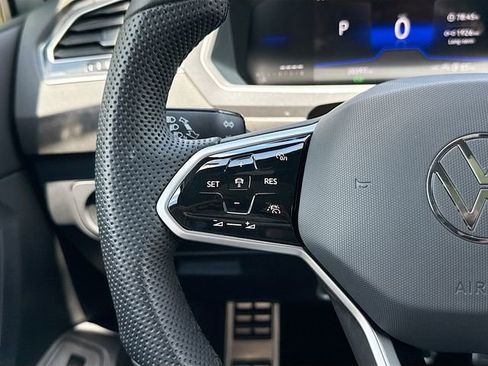 Used 2024 Volkswagen Tiguan SE R-Line FWD image 36