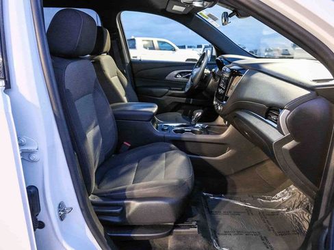 Used 2023 Chevrolet Traverse LT FWD image 18