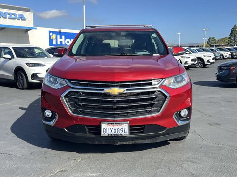 Used 2021 Chevrolet Traverse LT image 4