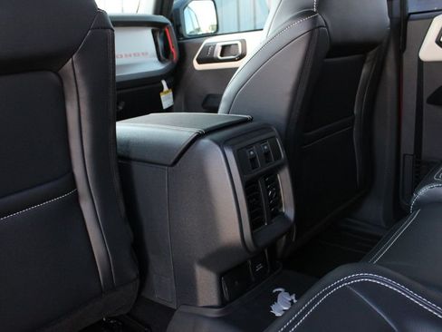 New 2026 Ford Bronco Outer Banks w/ Sasquatch Package AWD/4WD image 22