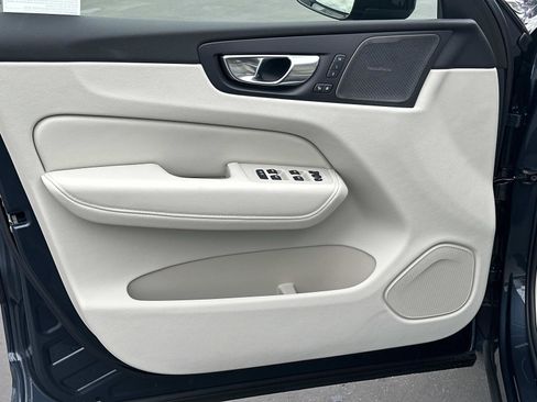 New 2026 Volvo XC60 B5 Ultra w/ Protection Package Premier image 11