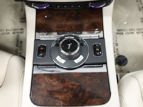Used 2017 Rolls-Royce Ghost RWD image 51