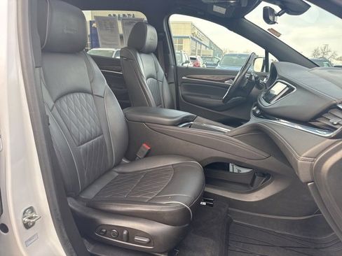 Used 2023 Buick Enclave Avenir image 18