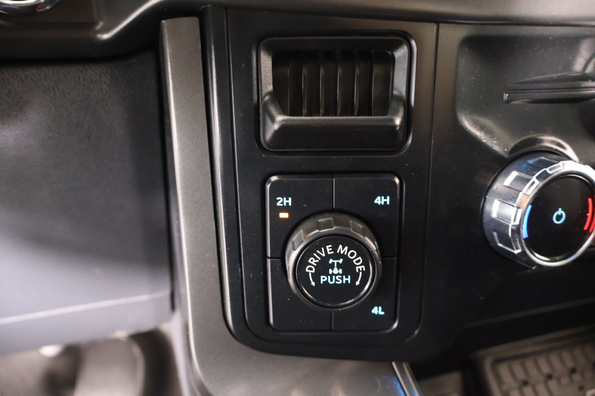 Used 2024 Ford F150 XLT w/ Equipment Group 302A MID AWD/4WD image 9