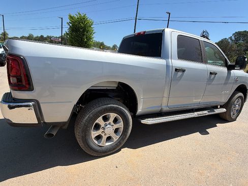 New 2026 RAM 2500 Big Horn AWD/4WD image 8