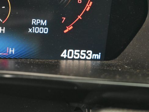 Used 2024 Chevrolet Colorado LT AWD/4WD image 16