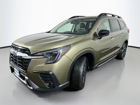 Used 2024 Subaru Ascent Touring AWD/4WD image 3