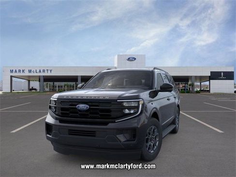 New 2026 Ford Expedition Active image 2