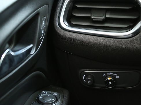 Used 2023 Chevrolet Equinox LT AWD/4WD image 18