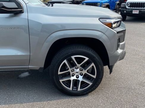 Used 2023 Chevrolet Colorado Z71 w/ Z71 Convenience Package 2 AWD/4WD image 10