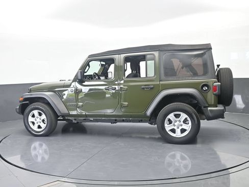 Used 2022 Jeep Wrangler Unlimited Sport AWD/4WD image 3