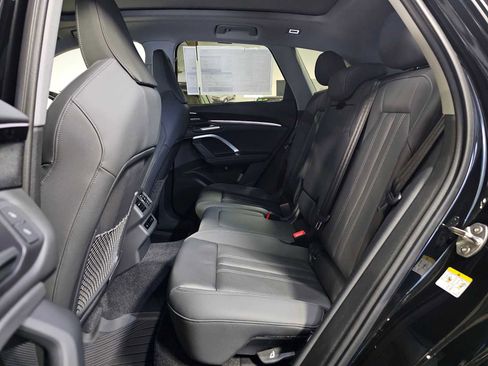 New 2025 Audi Q5 Prestige image 17