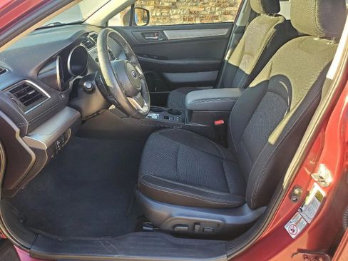 Used 2019 Subaru Outback 2.5i Premium image 10