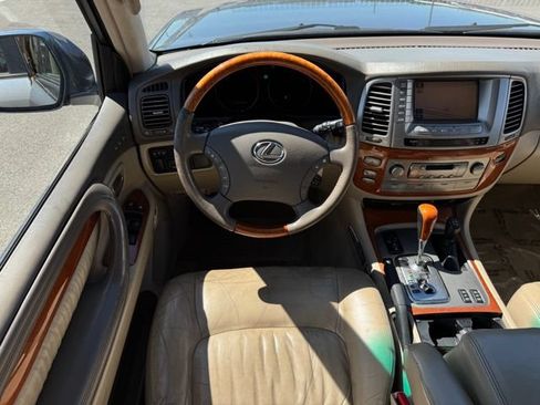 Used 2005 Lexus LX 470 4WD image 9