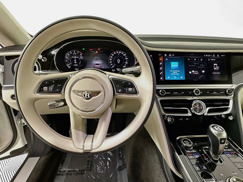 Used 2026 Bentley Flying Spur Plug-In Hybrid AWD/4WD image 13