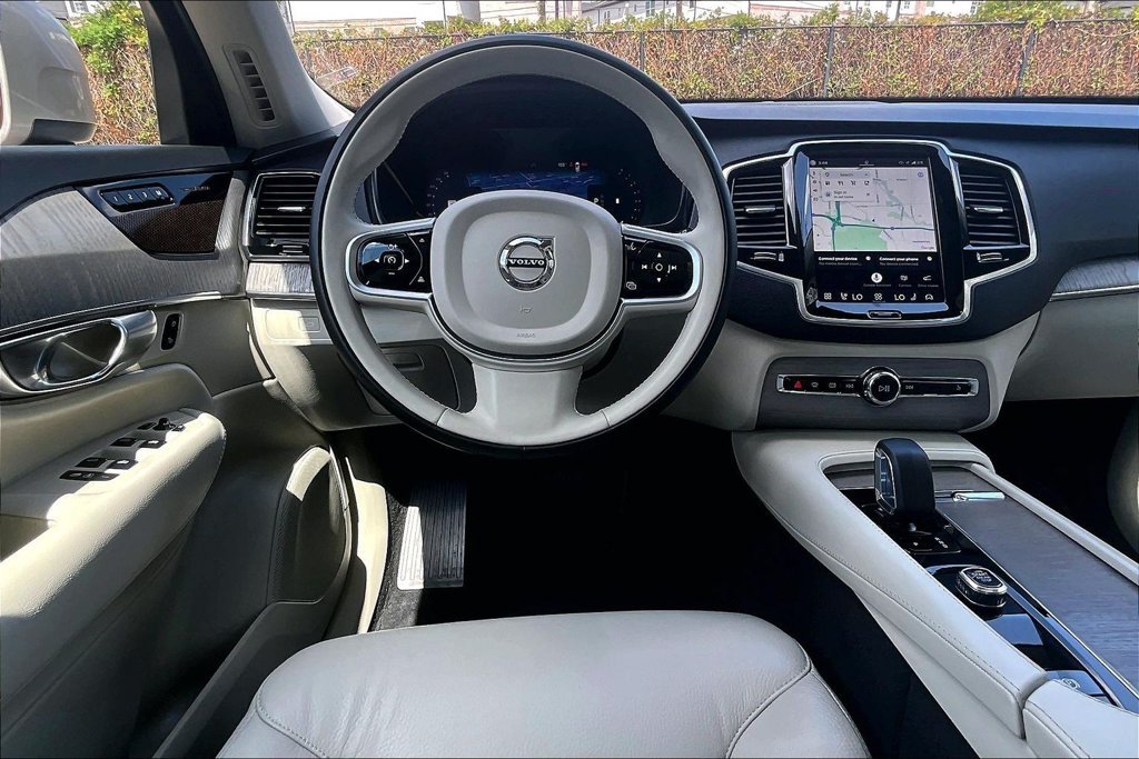 Certified 2025 Volvo XC90 B6 Plus w/ Protection Package AWD/4WD image 7