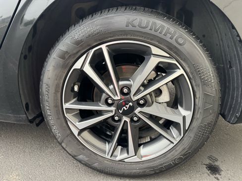 Used 2023 Kia Forte LXS image 11