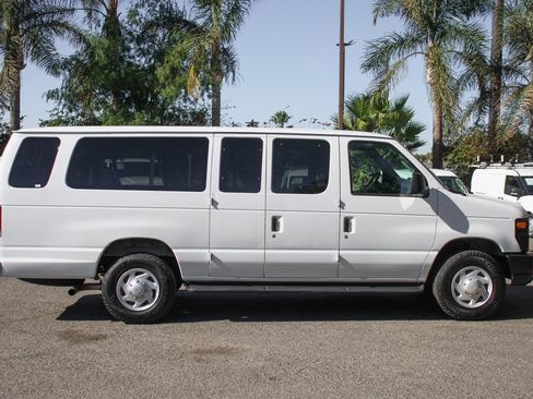 Used 2008 Ford E-350 and Econoline 350 XLT image 11