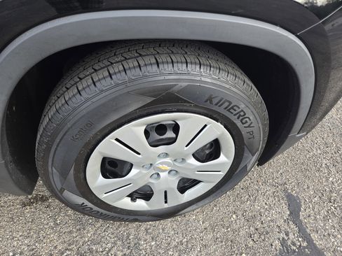 Used 2018 Chevrolet Trax LS image 12