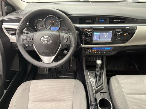 Used 2015 Toyota Corolla LE image 10