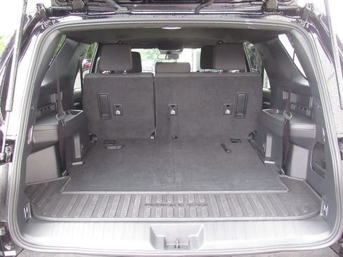 Certified 2025 Toyota 4Runner SR5 RWD image 21