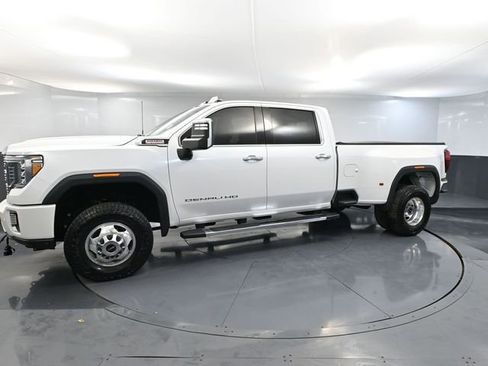 Used 2021 GMC Sierra 3500 Denali w/ Denali Ultimate Package image 12