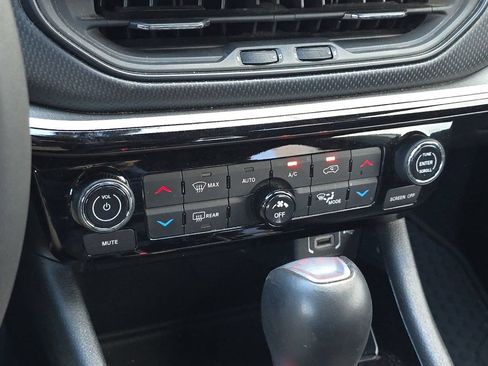 Used 2025 Jeep Compass Trailhawk AWD/4WD image 19