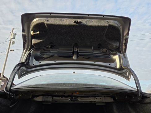 Used 2021 Nissan Versa S image 21